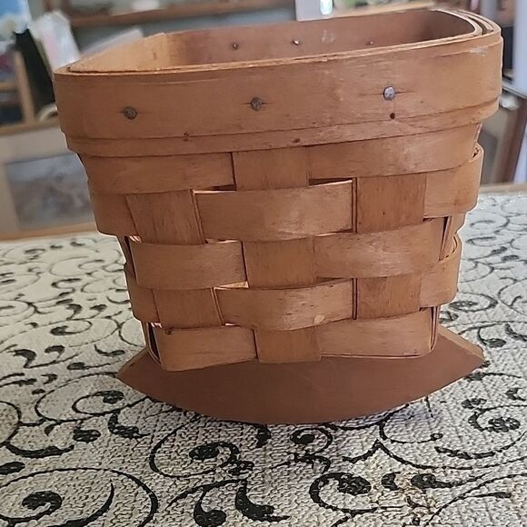 1993 Longaberger Woven Cradle  Basket - Picture 4 of 9